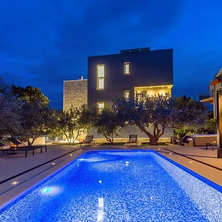 Villa Topaz *