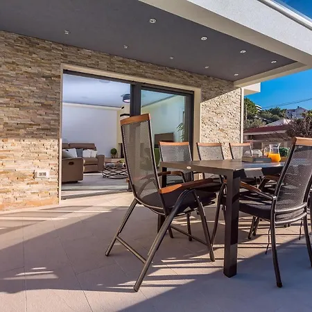 Villa Topaz Dugi Rat